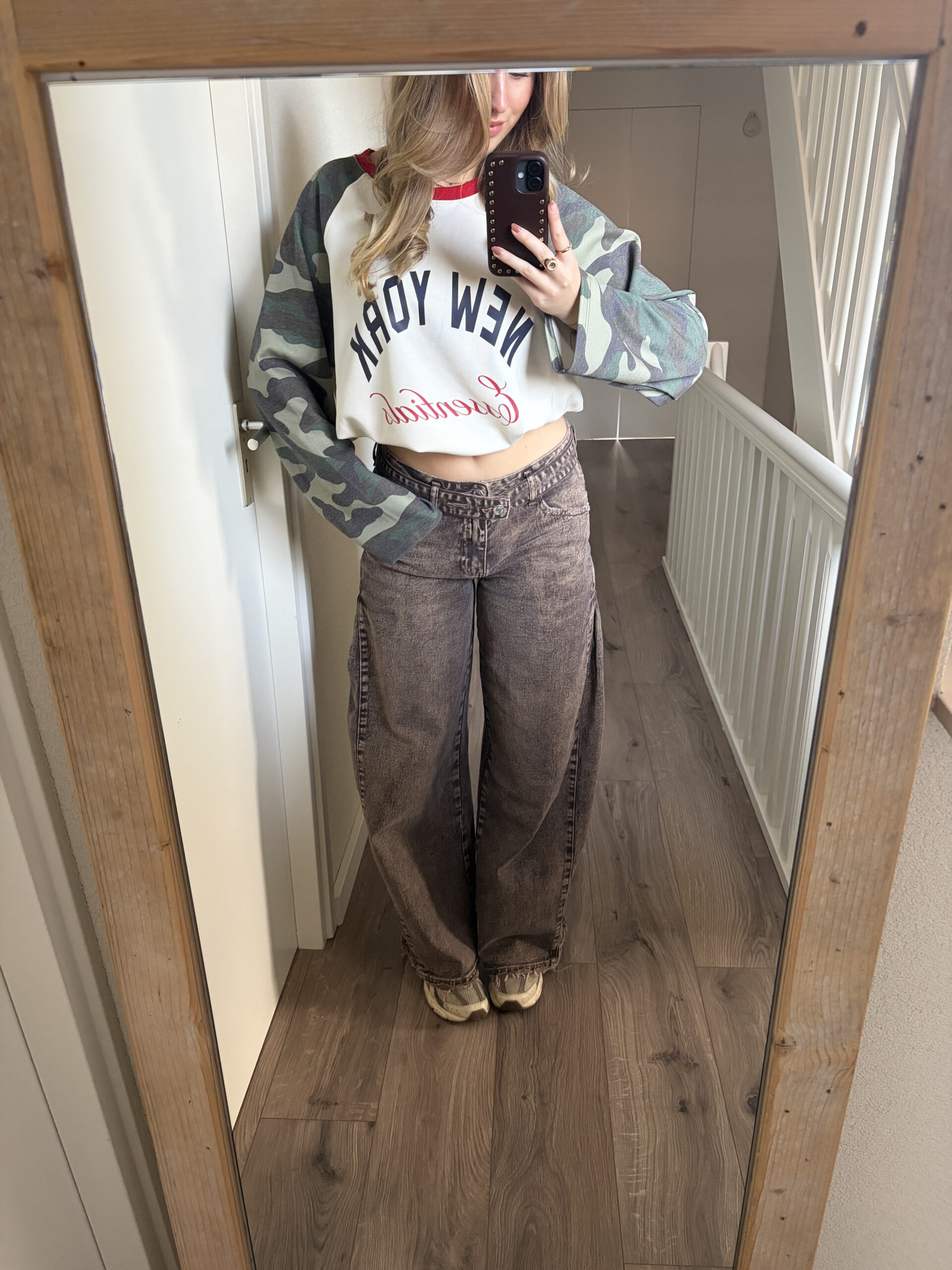 Kim-longsleeve Kim-longsleeve