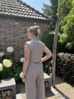 Lisa-set-back-1