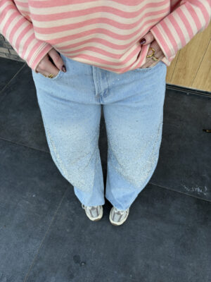 Tess-jeans-close